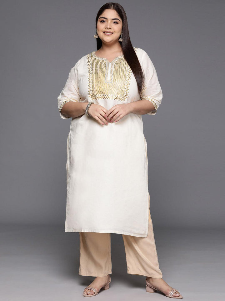Plus Size Off White Yoke Design Cotton Straight Kurta - ShopLibas