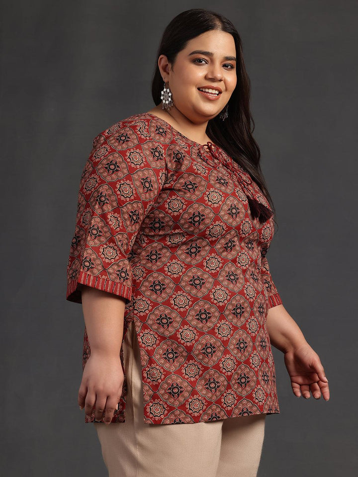 Plus Size Maroon Printed Cotton Straight Kurti