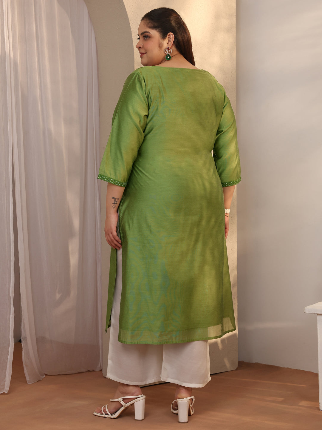 Plus Size Green Embroidered Silk Blend Straight Kurta