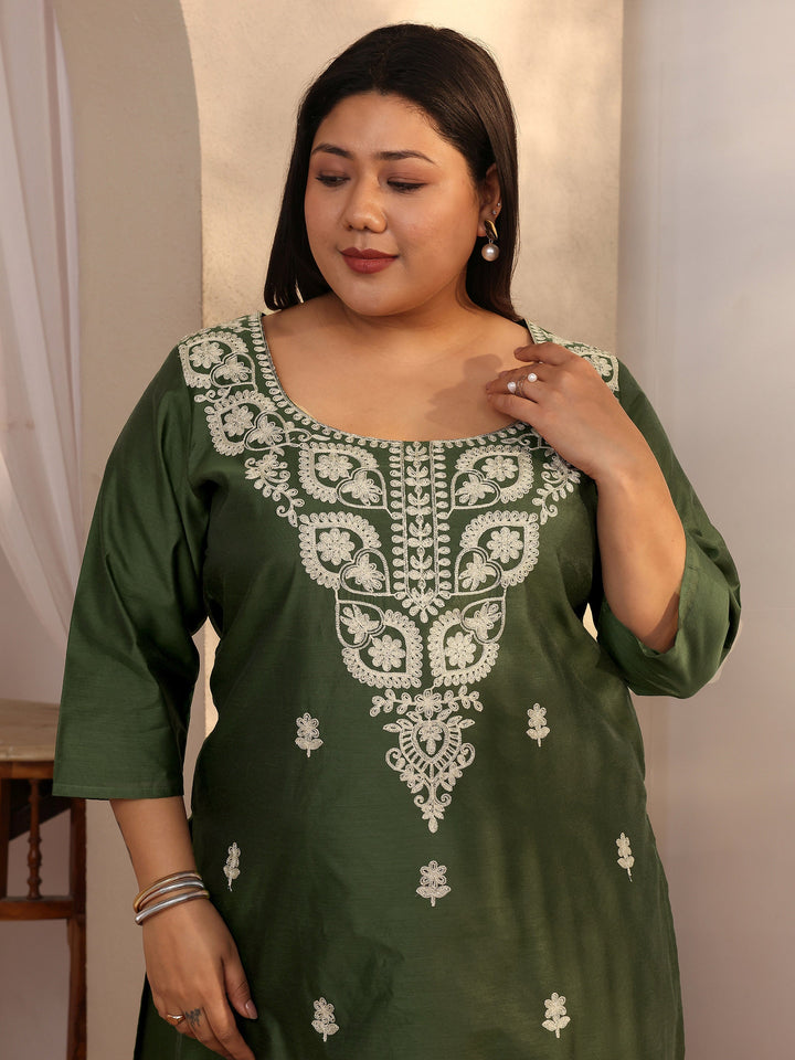 Plus Size Green Embroidered Silk Blend Straight Kurta