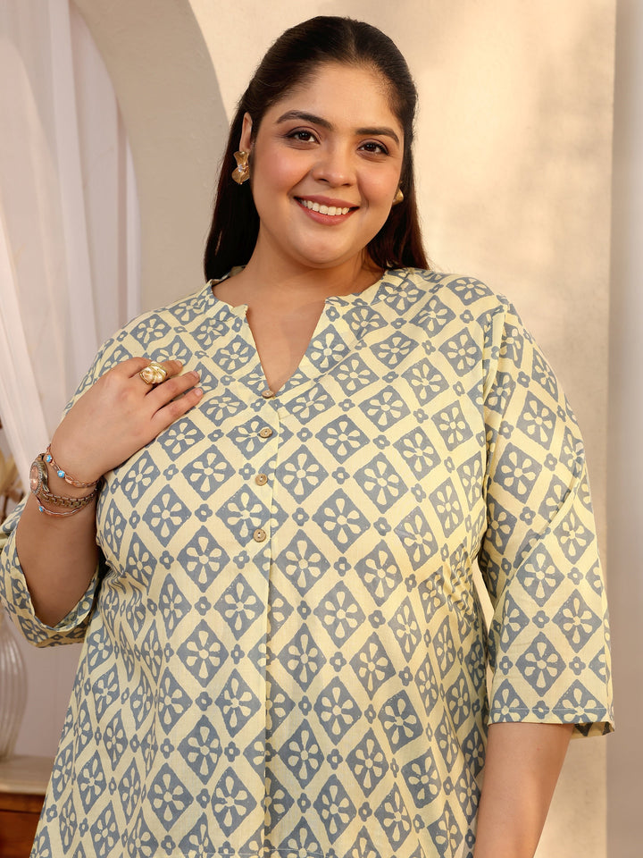 Plus Size Beige Printed Cotton Straight Short Kurti