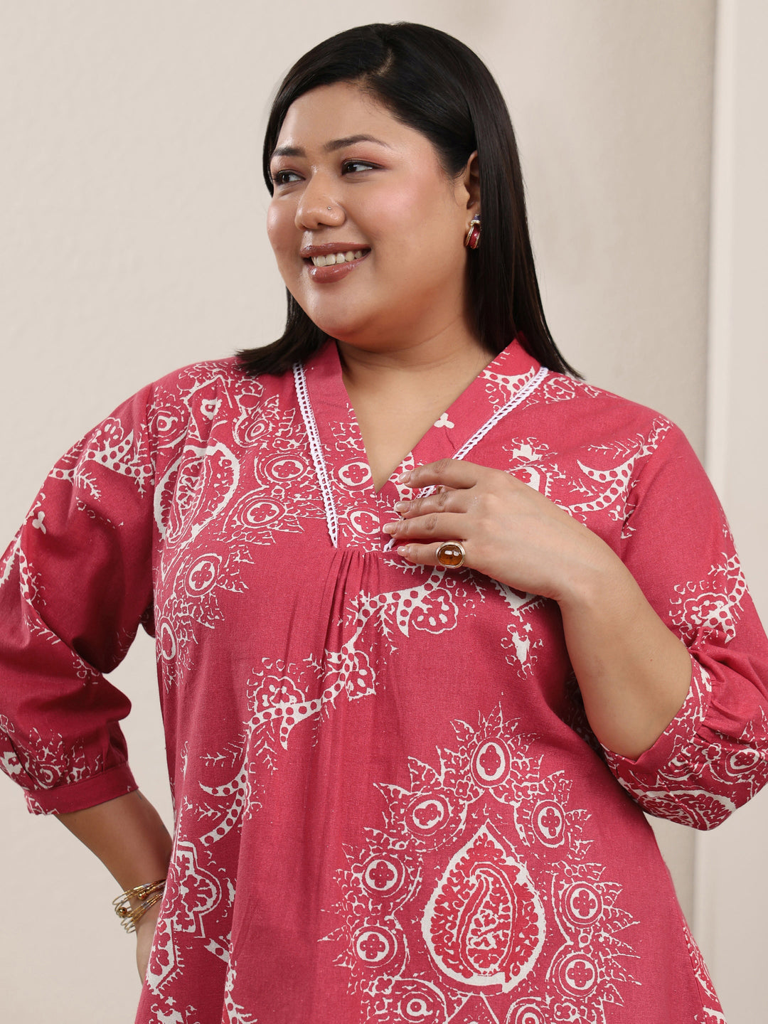 Plus Size Red Floral Printed Cotton Straight Short Kurti