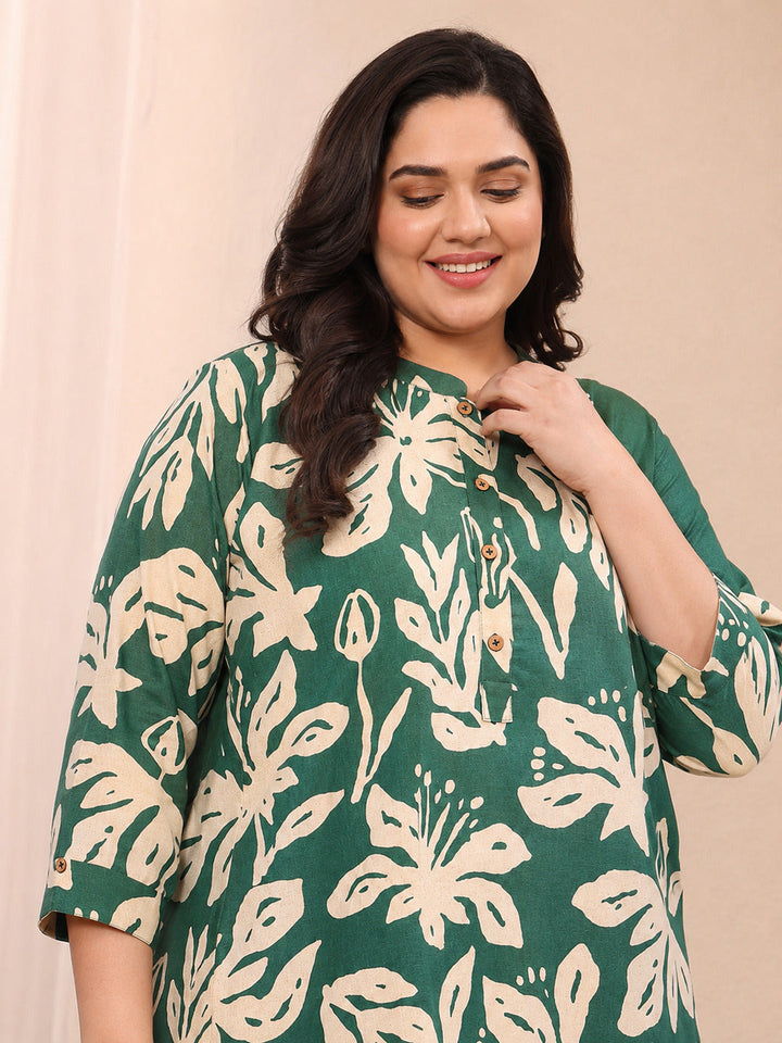 Plus Size Green Floral Printed Cotton Straight Short Kurti
