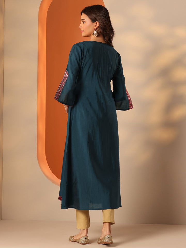 Blue Embroidered Silk Blend Straight Kurta