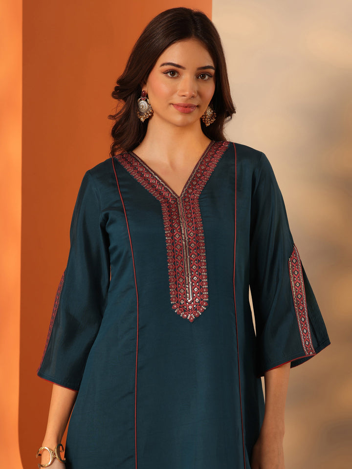 Blue Embroidered Silk Blend Straight Kurta