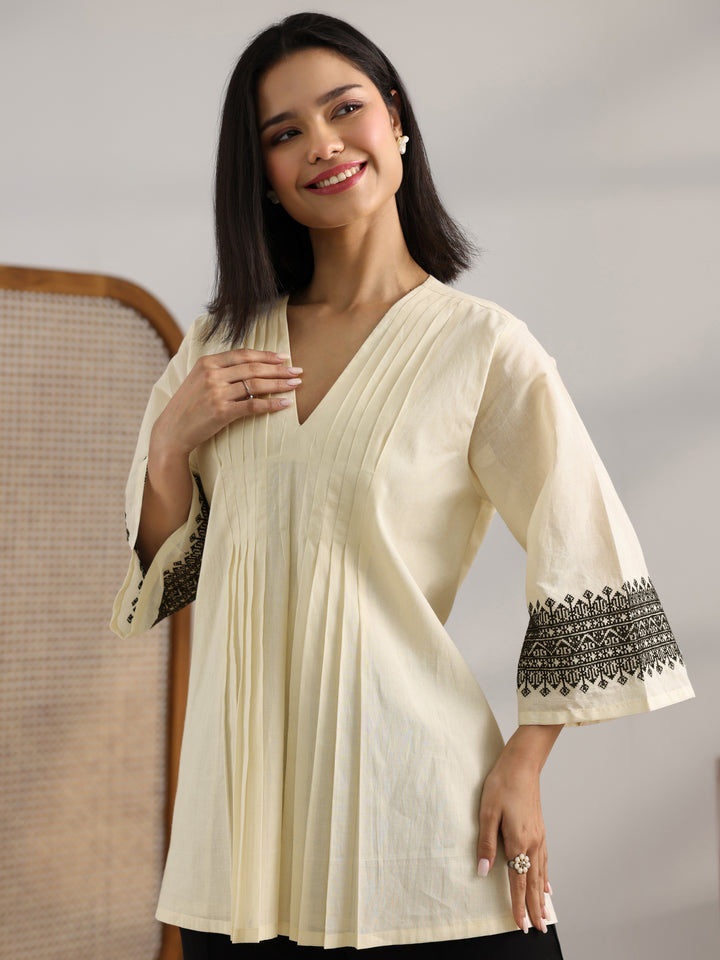 Off White Solid Cotton Straight Short Kurti