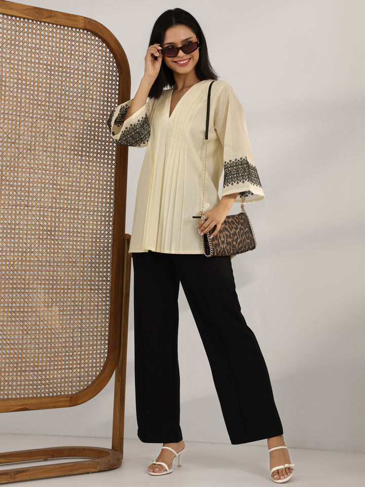 Off White Solid Cotton Straight Short Kurti