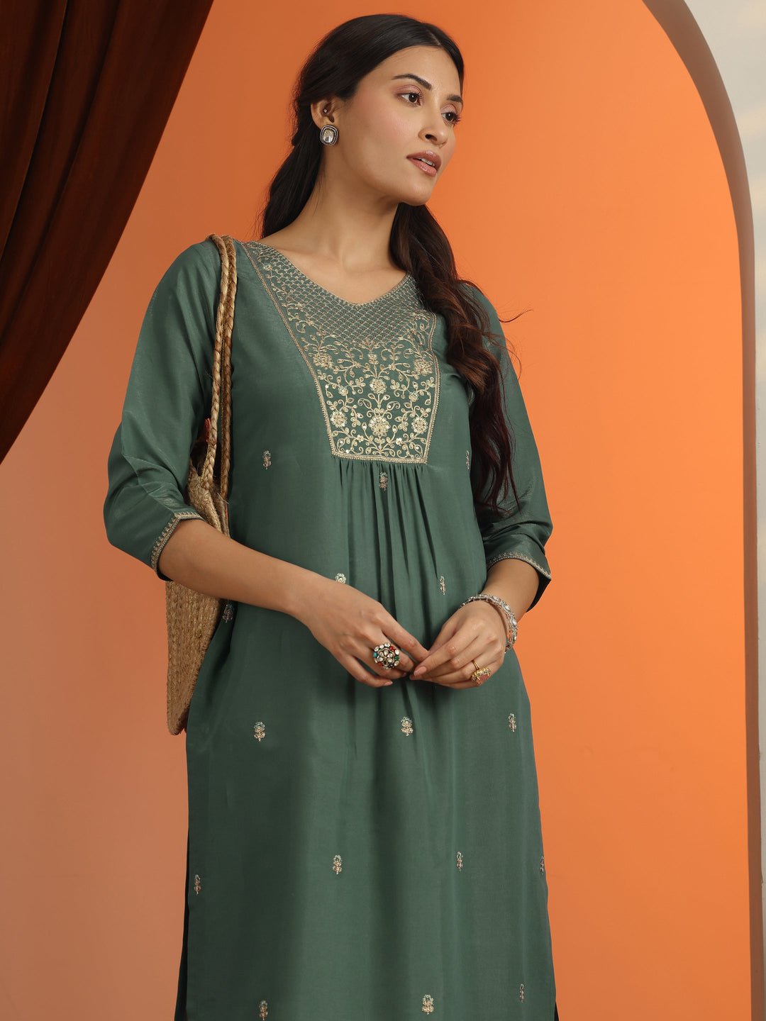 Green Floral Embroidered Silk Blend Straight Kurta
