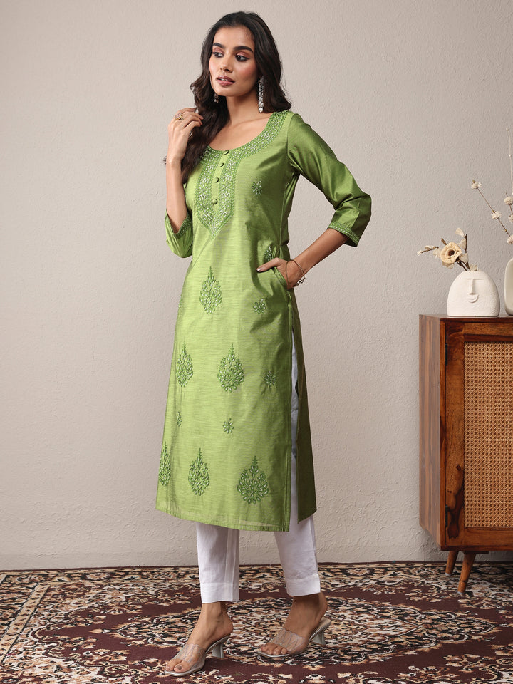 Green Floral Embroidered Chanderi Silk Straight Kurta
