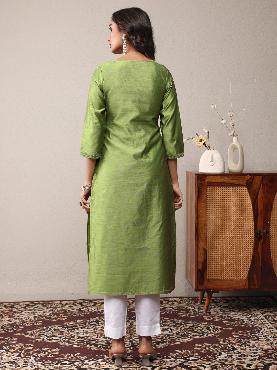 Green Floral Embroidered Chanderi Silk Straight Kurta