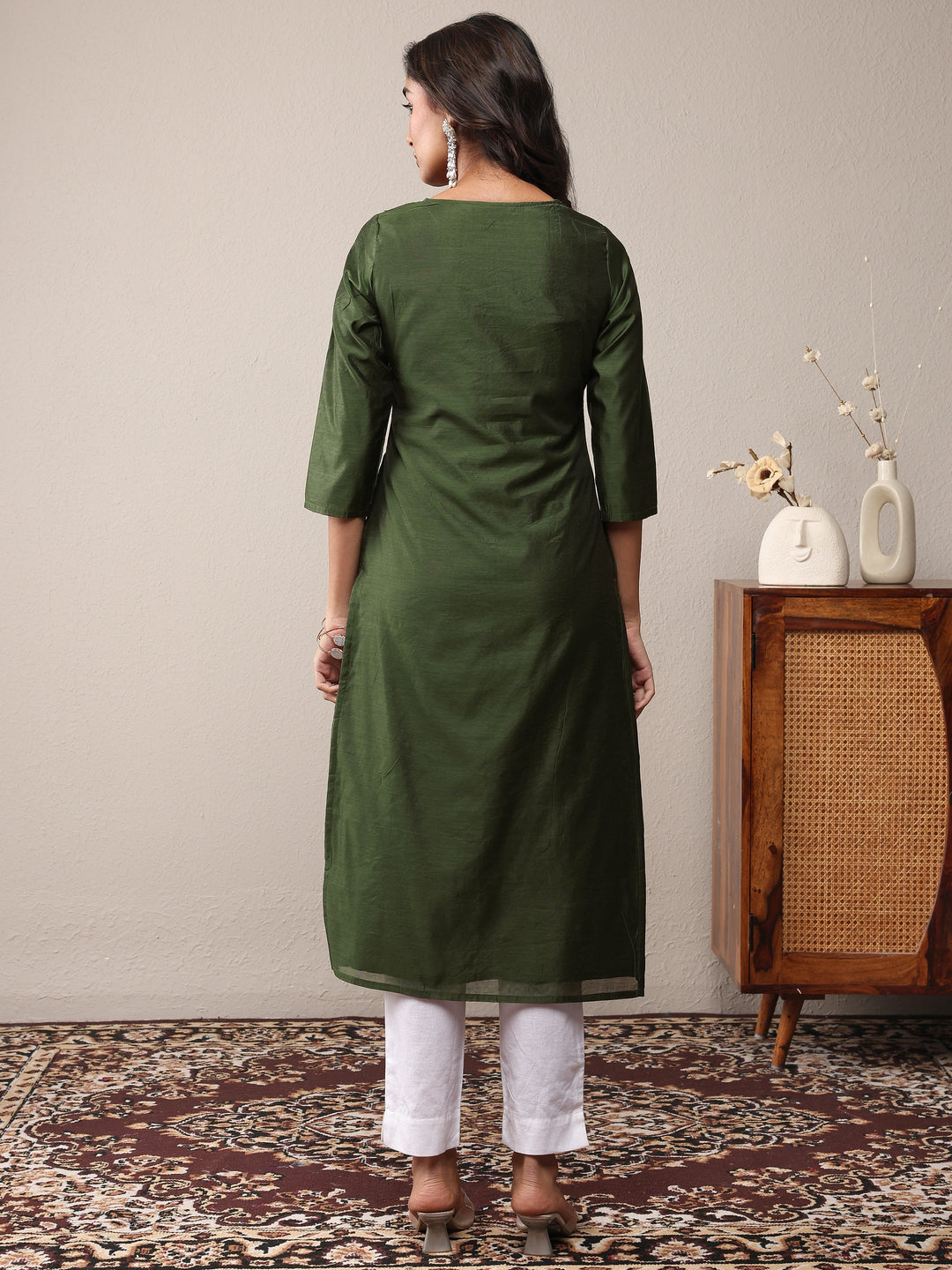 Green Floral Embroidered Chanderi Silk Straight Kurta