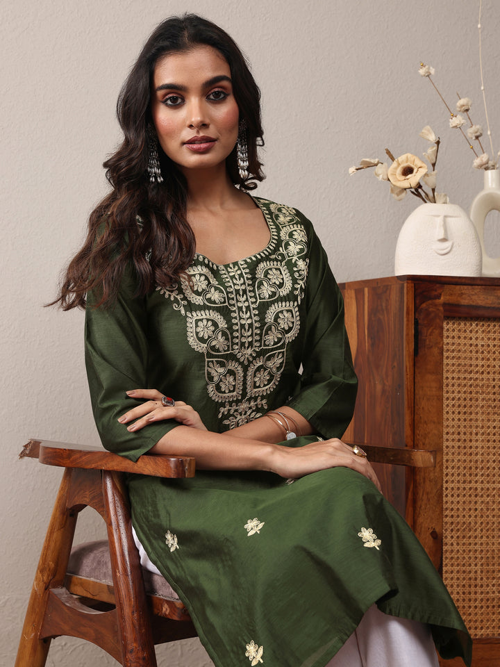 Green Floral Embroidered Chanderi Silk Straight Kurta