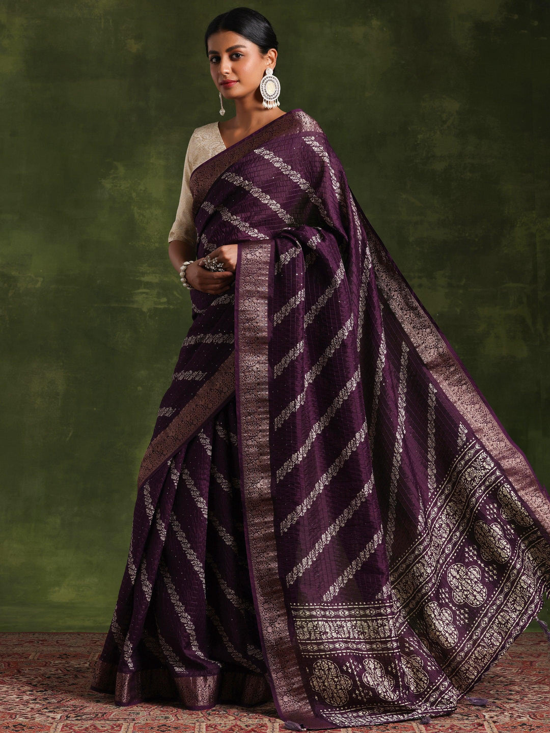 Purple Printed Silk Blend Saree With Unstitched Blouse Piece - Libas