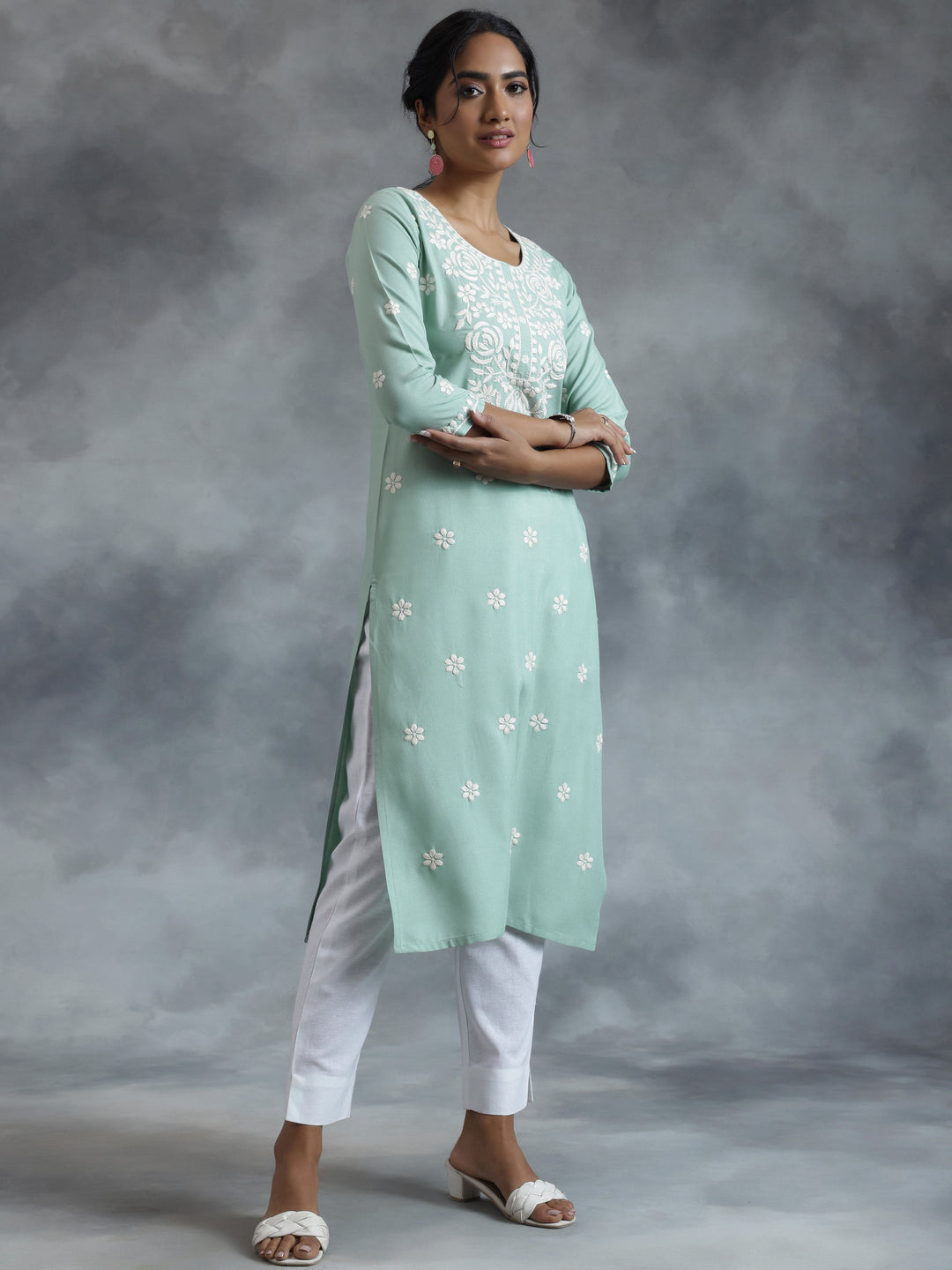 Green Embroidered Rayon Straight Kurta