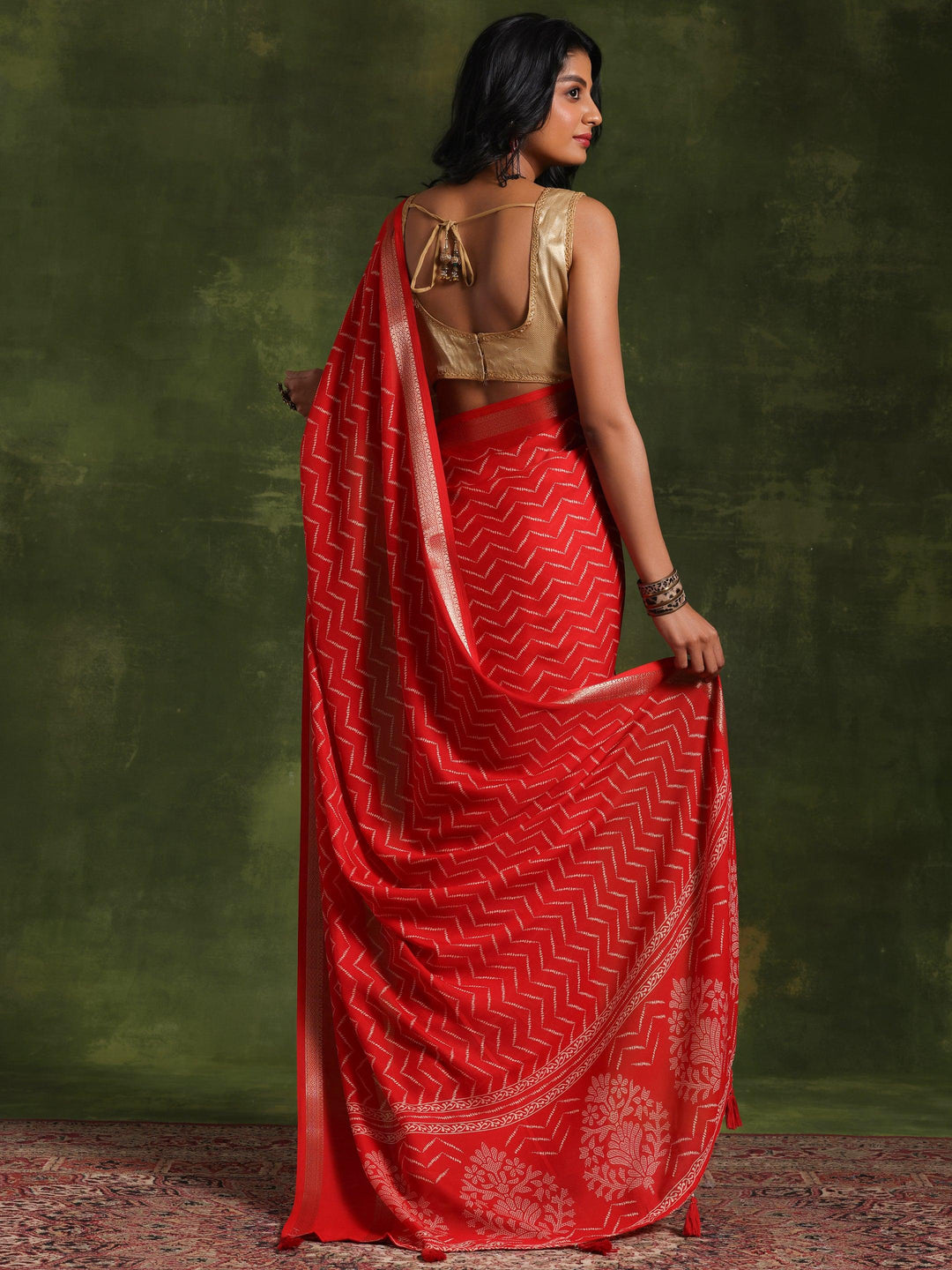 Red Printed Silk Blend Saree With Unstitched Blouse Piece - Libas