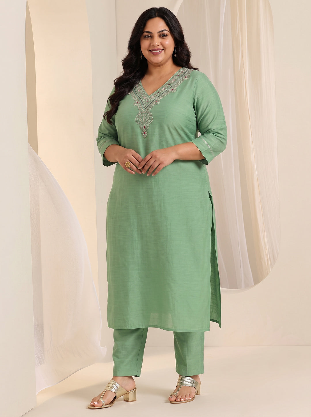 Plus Size Green Embroidered Silk Blend Straight Suit Set
