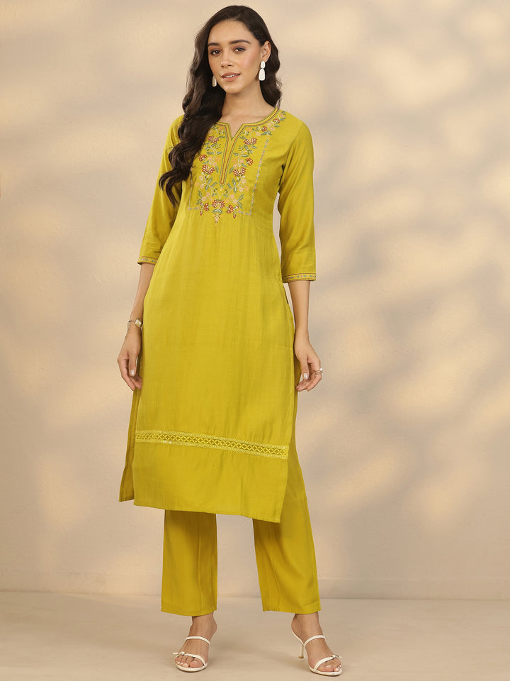 Green Embroidered Silk Blend Straight Kurta Set