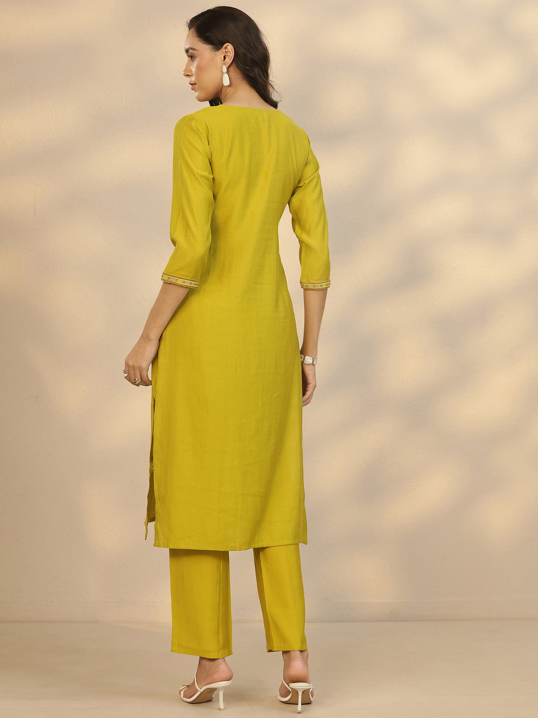 Green Embroidered Silk Blend Straight Kurta Set