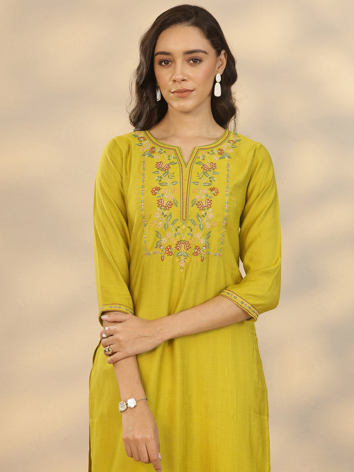 Green Embroidered Silk Blend Straight Kurta Set