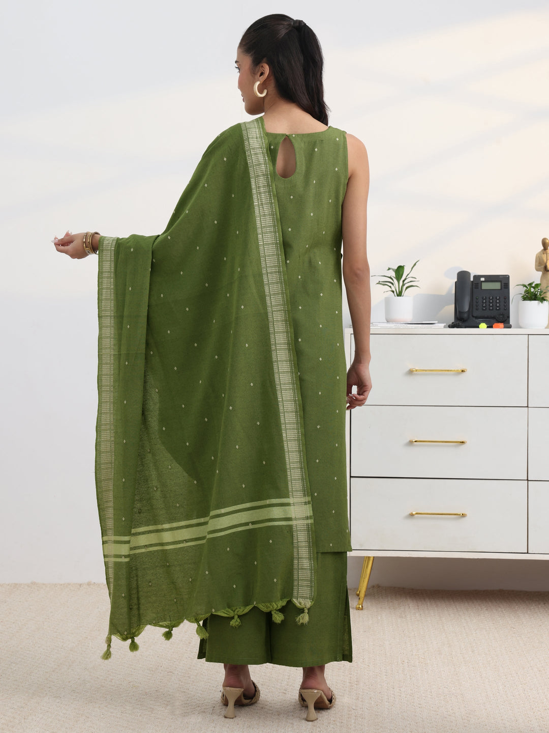 Green Woven Design Cotton Blend Straight Suit Set With Dupatta