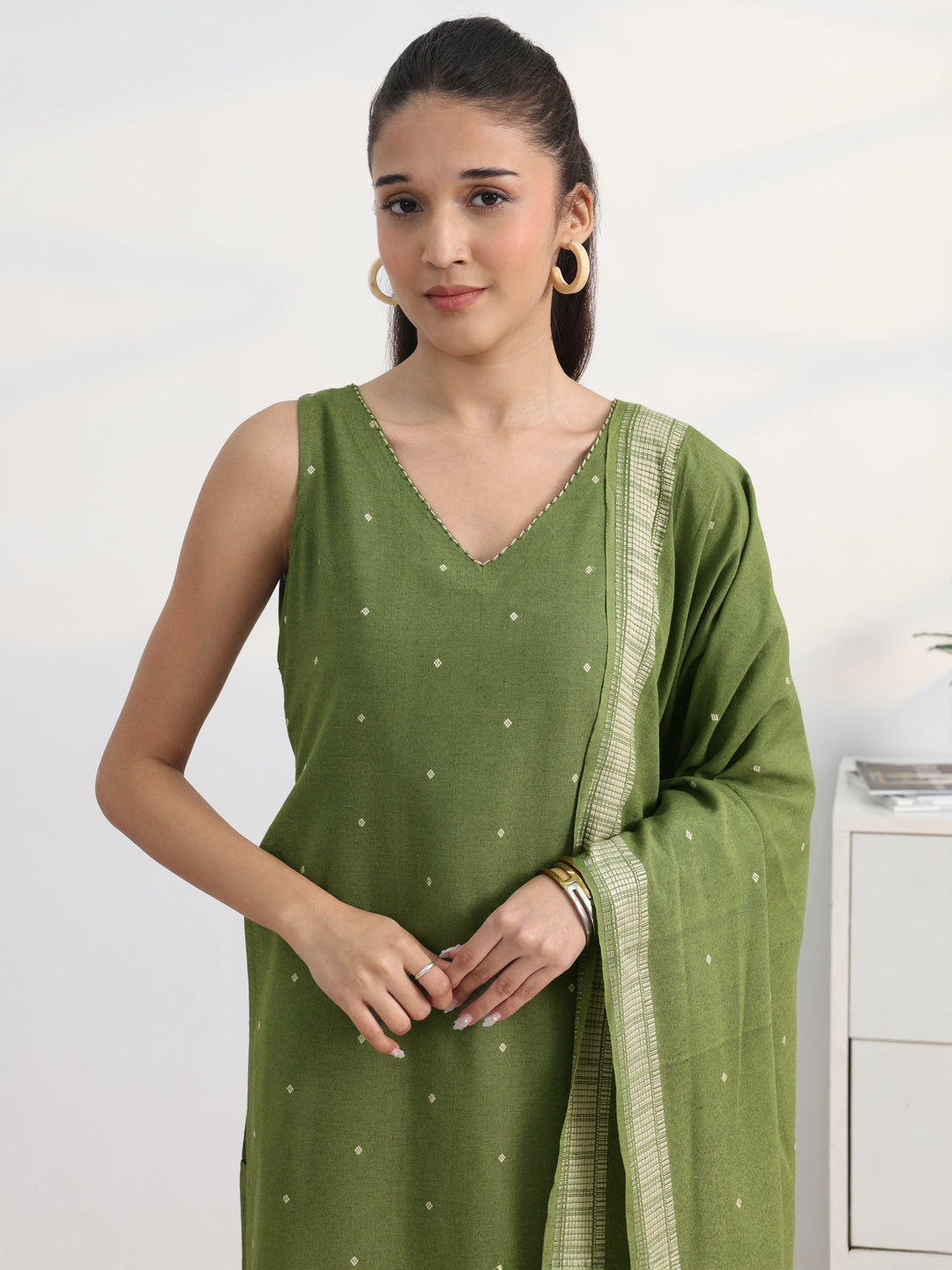 Green Woven Design Cotton Blend Straight Suit Set With Dupatta