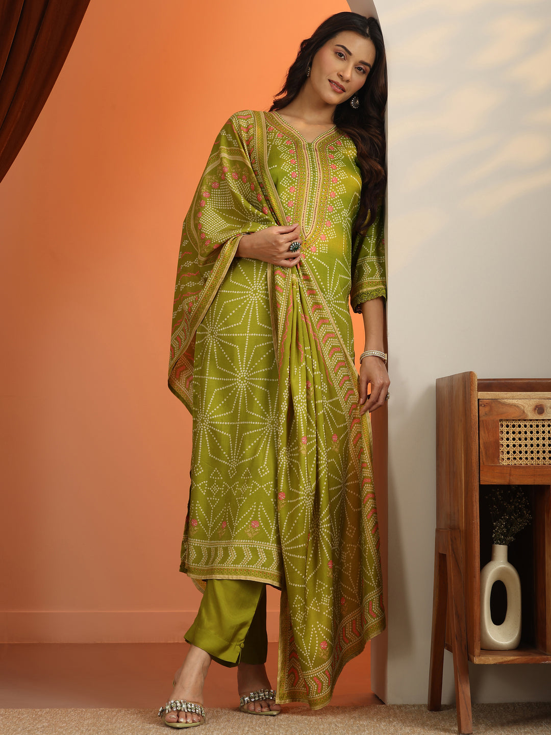 Green Printed Silk Blend Straight Suit Set With Dupatta