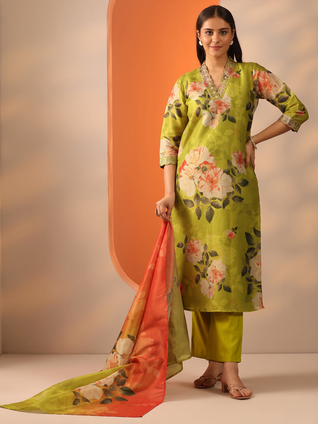 Green Embroidered Silk Blend Straight Suit Set With Dupatta