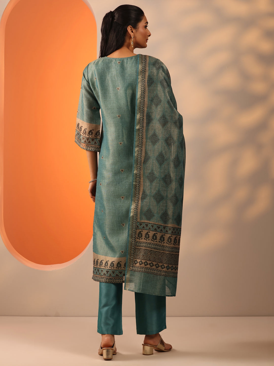 Green Embellished Silk Blend Straight Suit Set With Dupatta