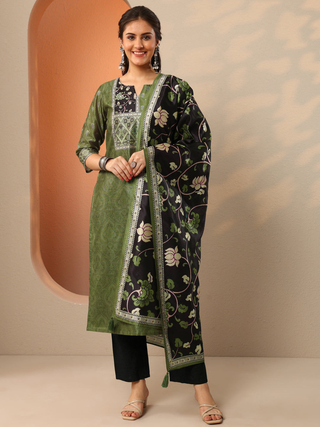 Green Woven Design Silk Blend Straight Suit Set With Dupatta