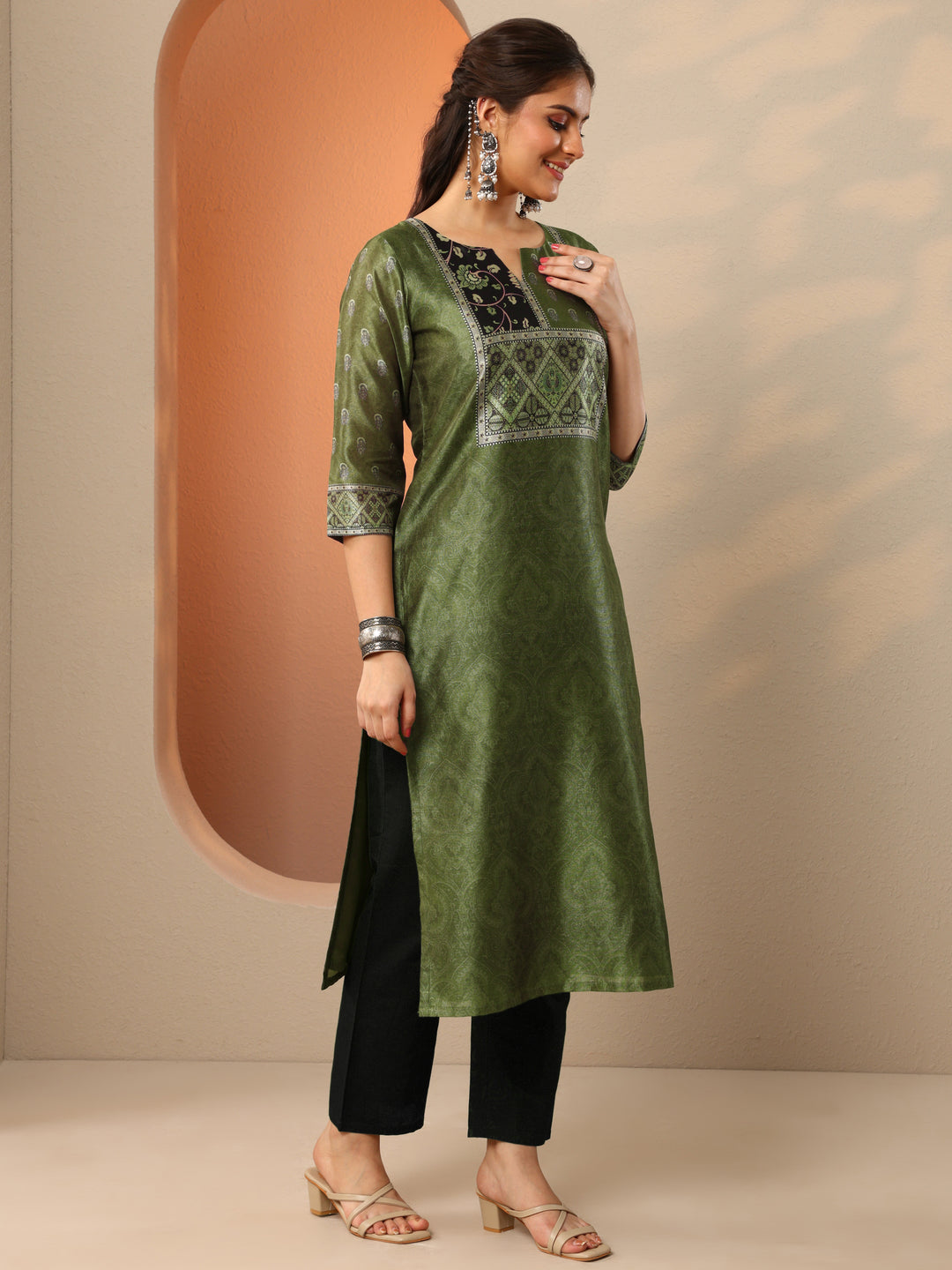 Green Woven Design Silk Blend Straight Suit Set With Dupatta
