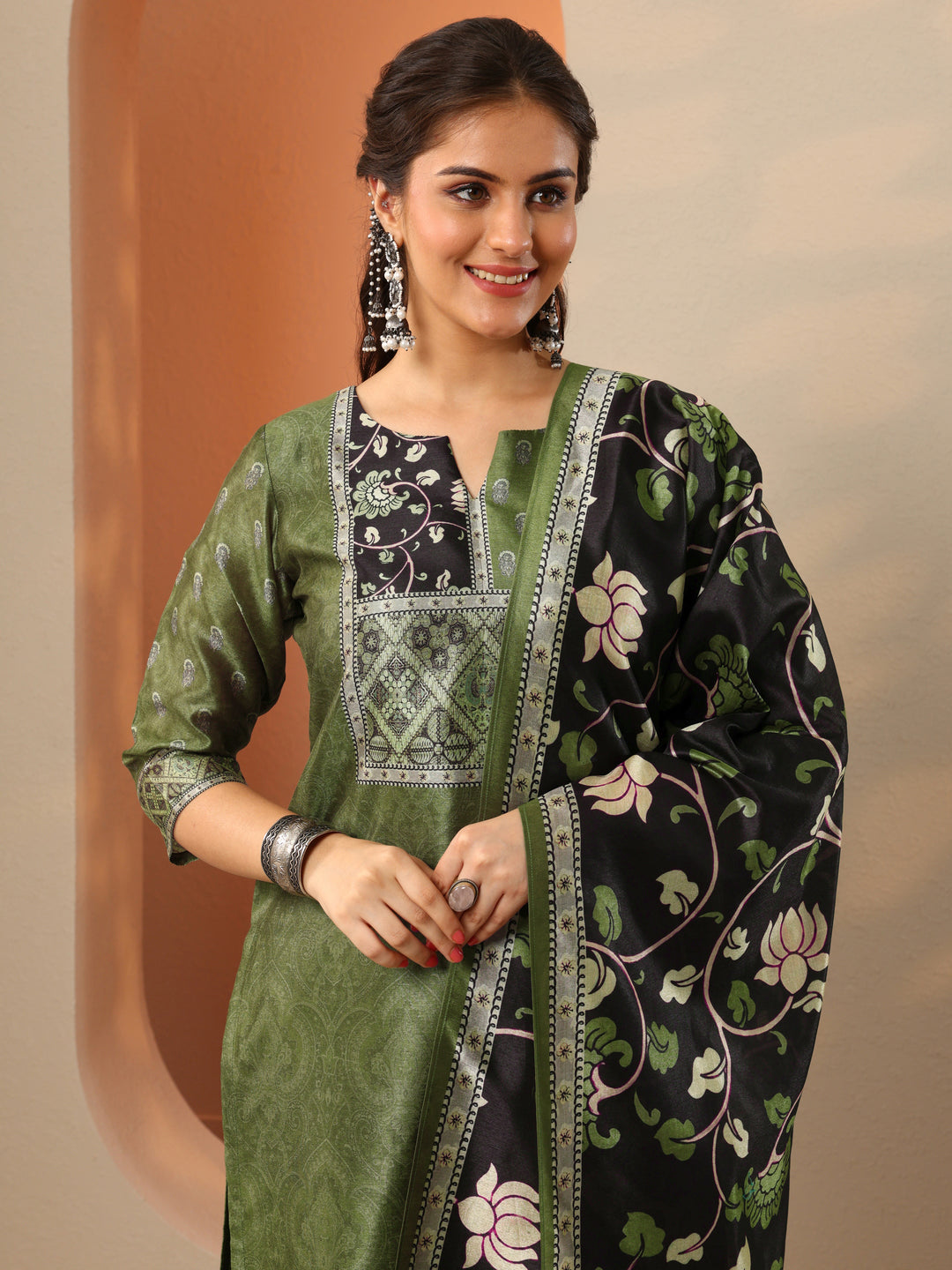 Green Woven Design Silk Blend Straight Suit Set With Dupatta
