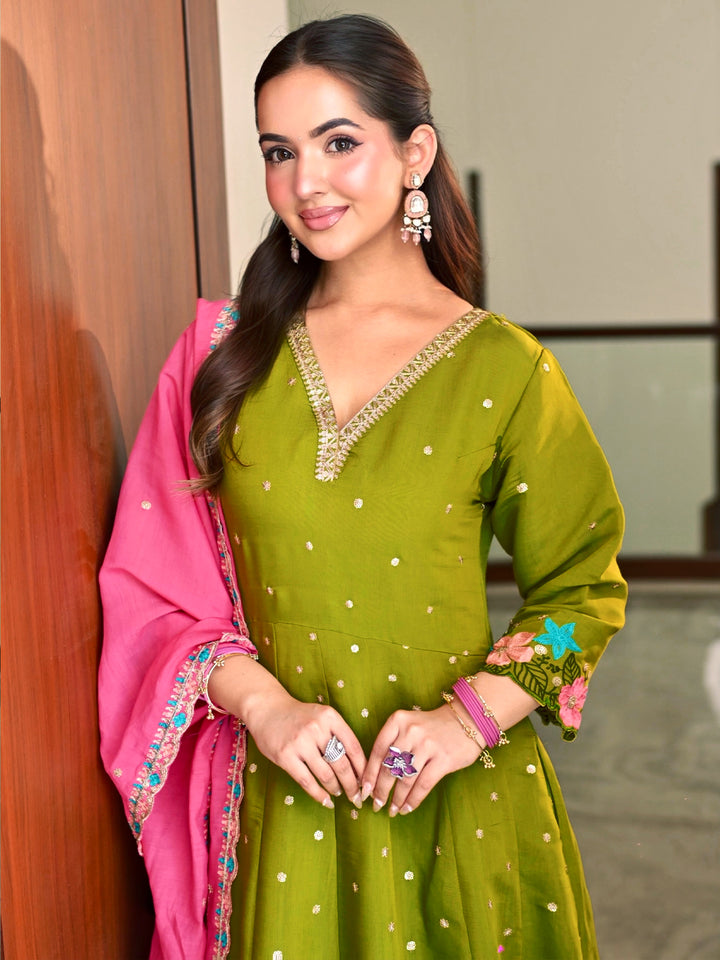 Green Embroidered Silk Blend Anarkali Suit Set With Dupatta