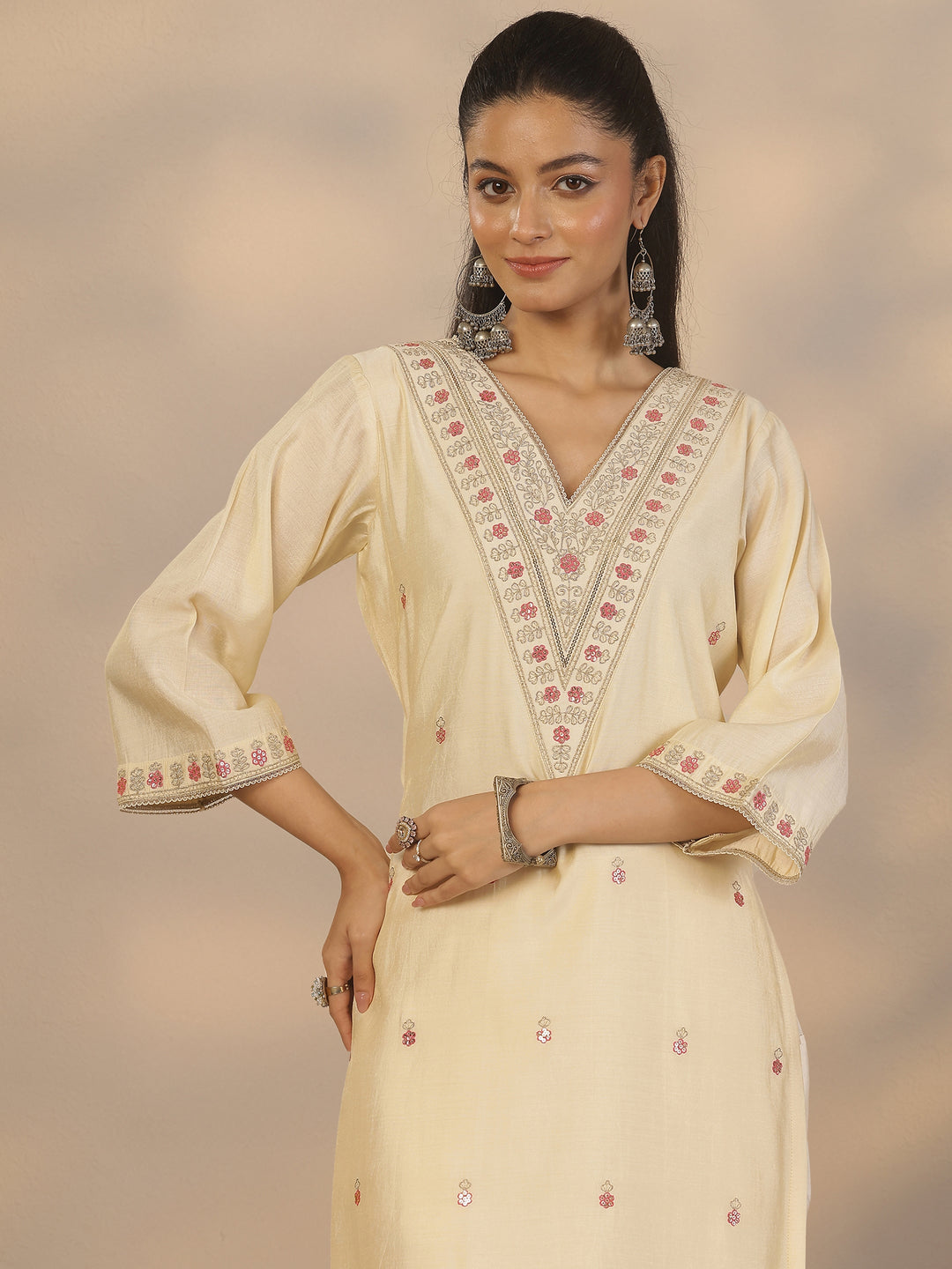 Cream Embroidered Silk Blend Straight Suit Set With Dupatta