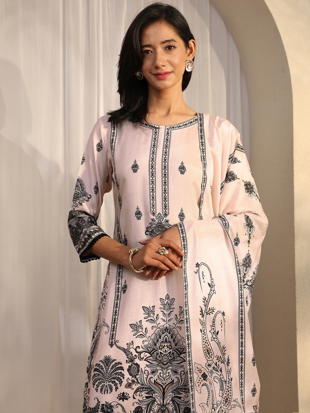 Off White Printed Muslin Straight Suit Set With Dupatta