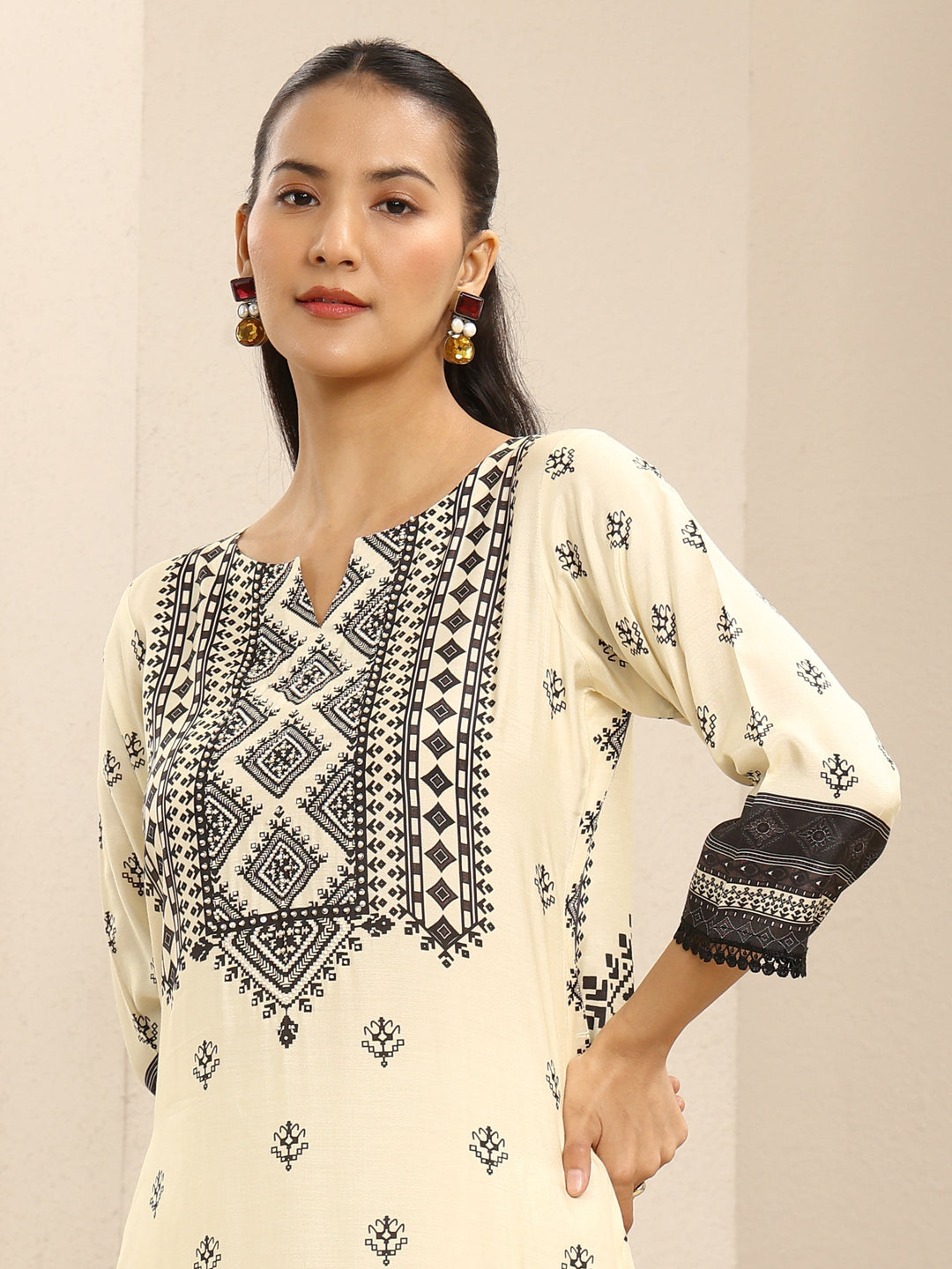 Off White Ethnic Printed Muslin Straight Suit Set With Dupatta