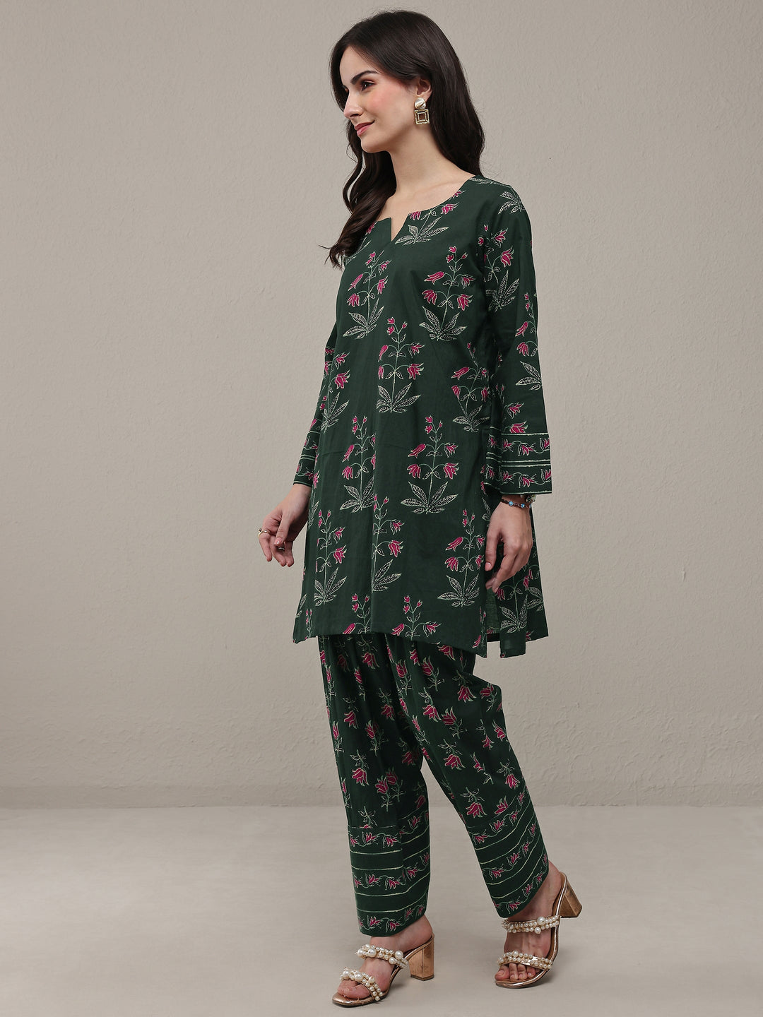 Green Floral Printed Cotton Straight Kurta Set
