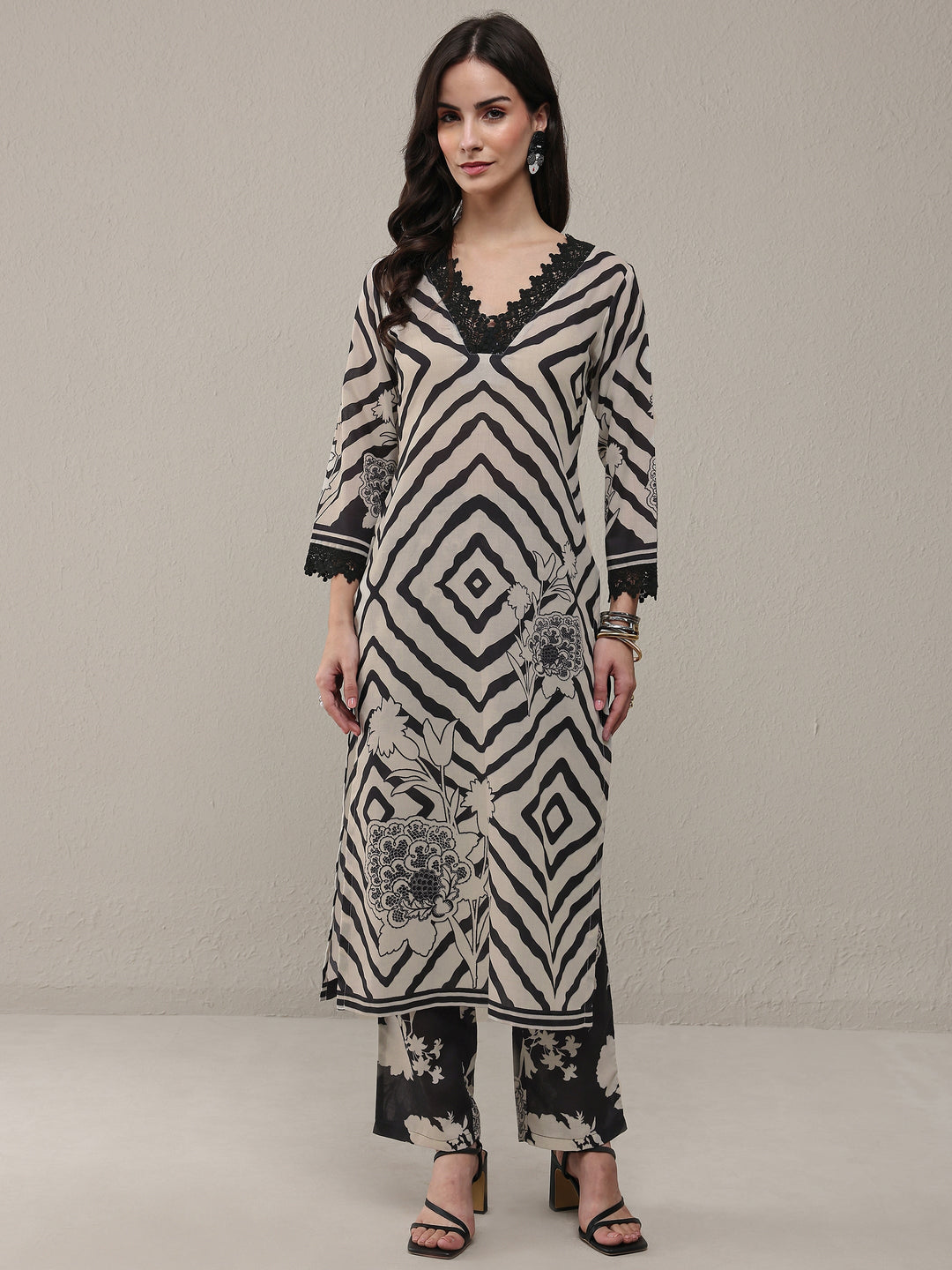 Libas Black Geometric Printed Cotton Blend Straight Kurta Set