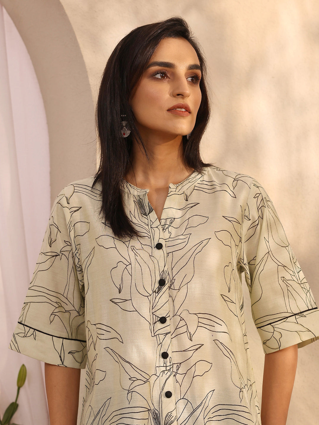 Material Girl Off White Floral Printed Silk Blend Straight Short Kurti