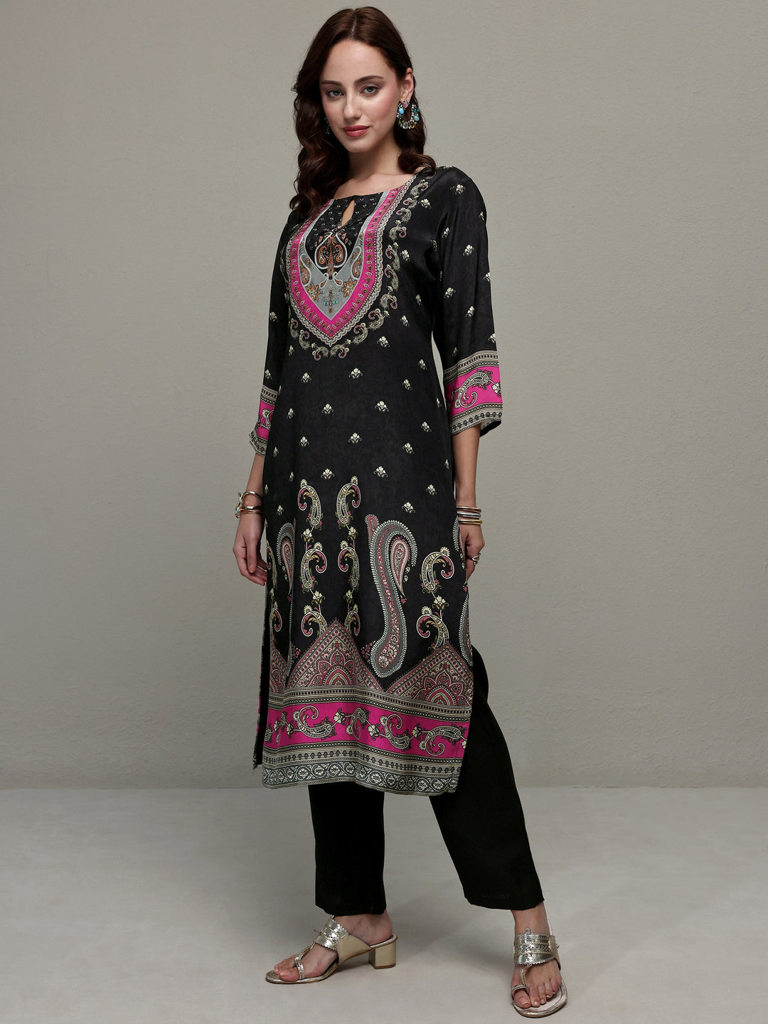 Black Paisley Printed Crepe Straight Kurta