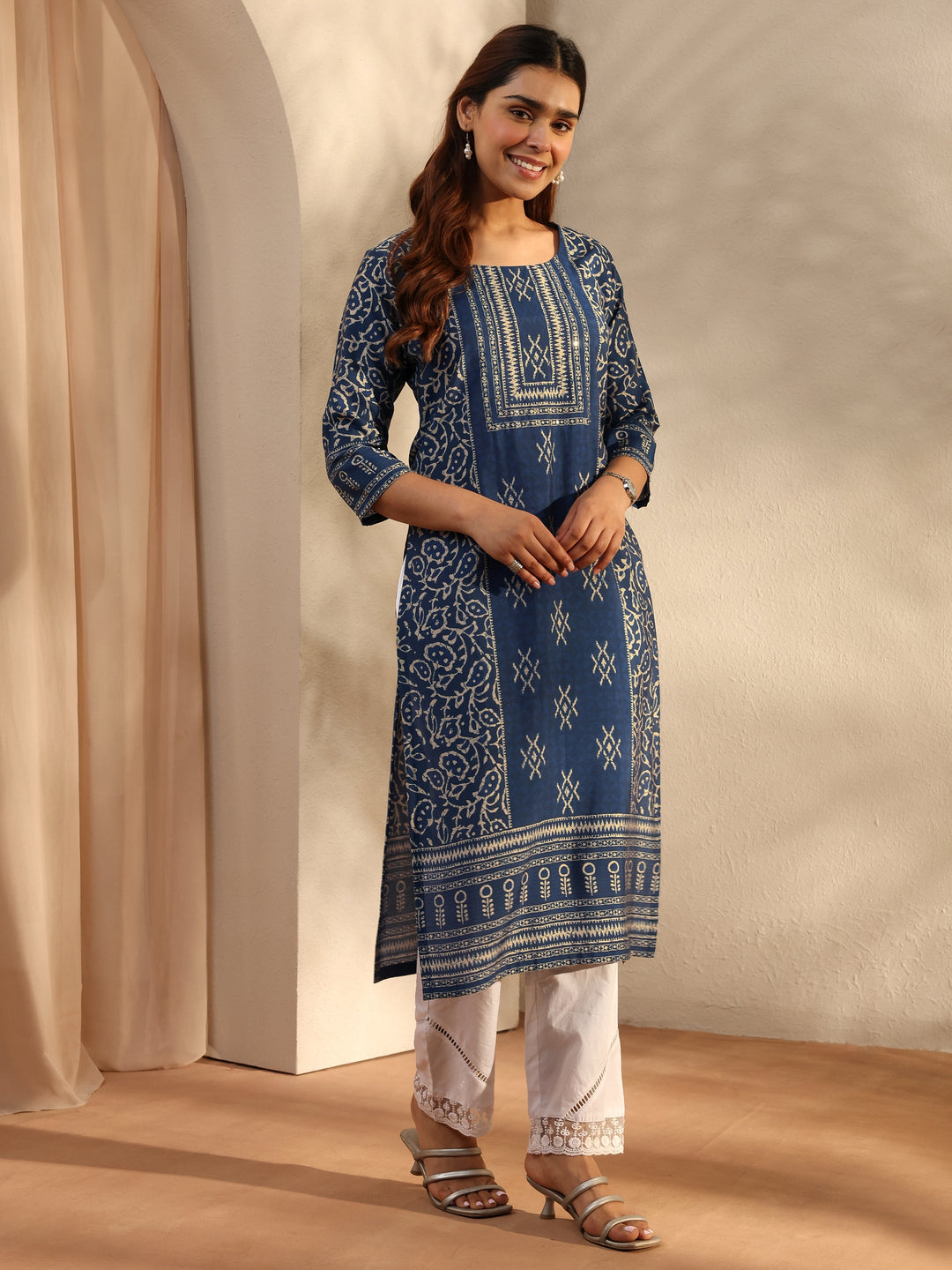 Blue Ethnic Motif Printed Silk Blend Straight Kurta