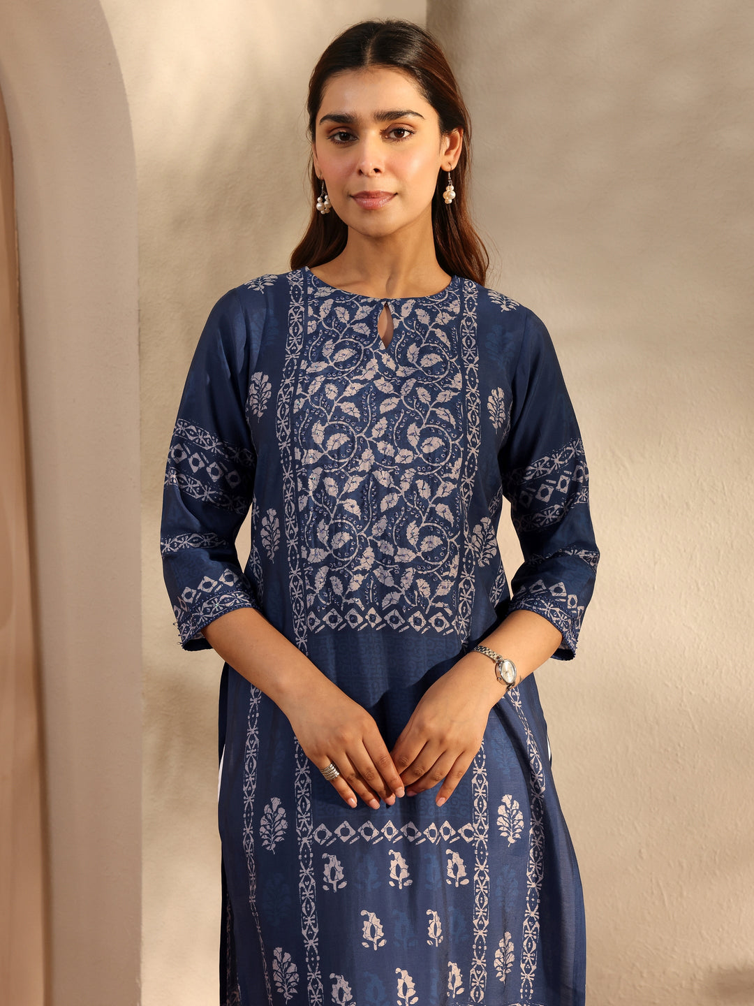 Indigo Floral Printed Silk Blend Straight Kurta