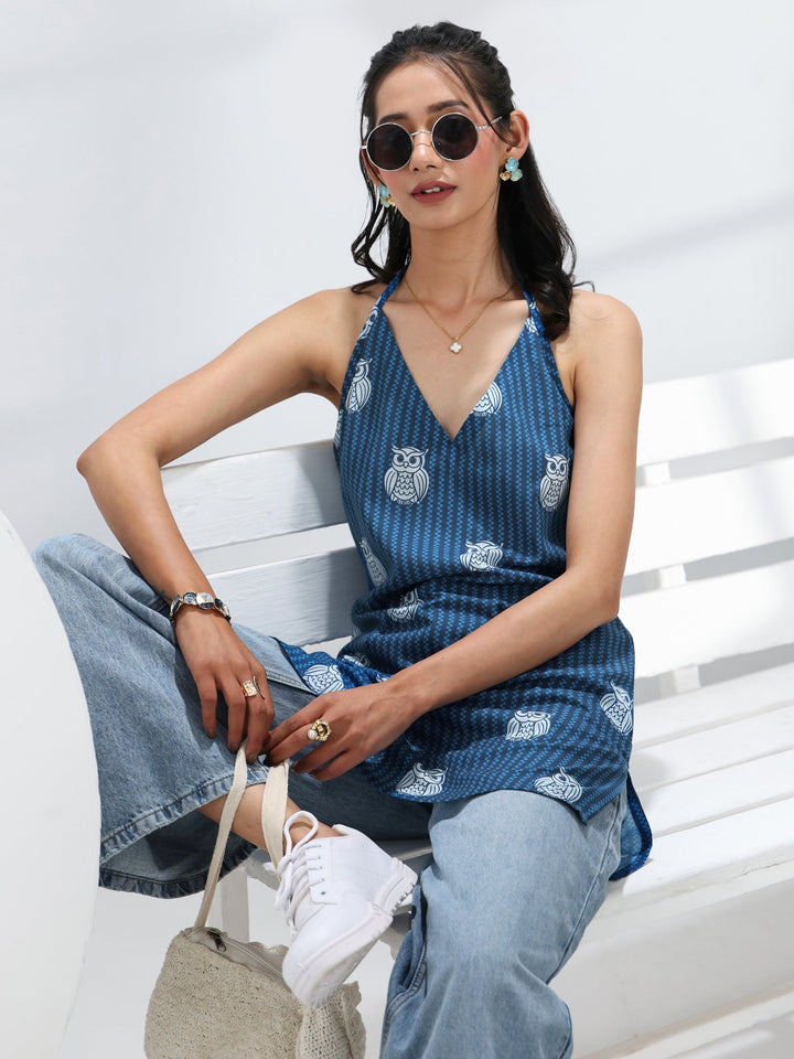 Blue Quirky Printed Cotton Straight Short Kurti