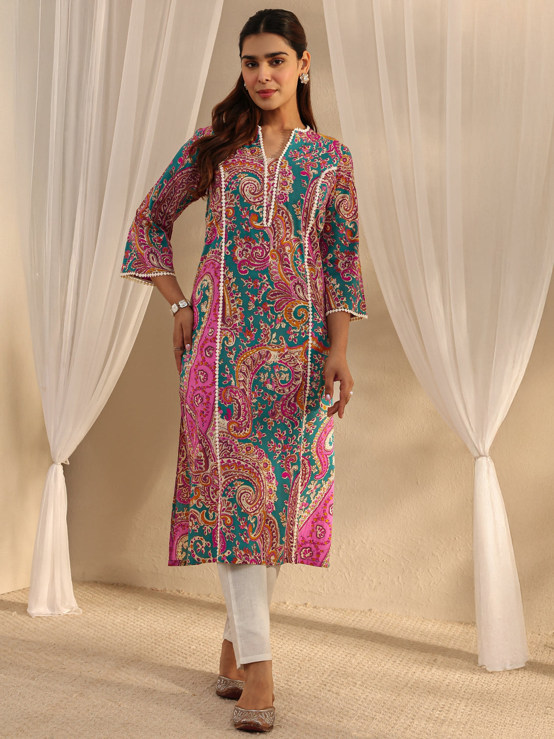 Green Paisley Printed Cotton Straight Kurta