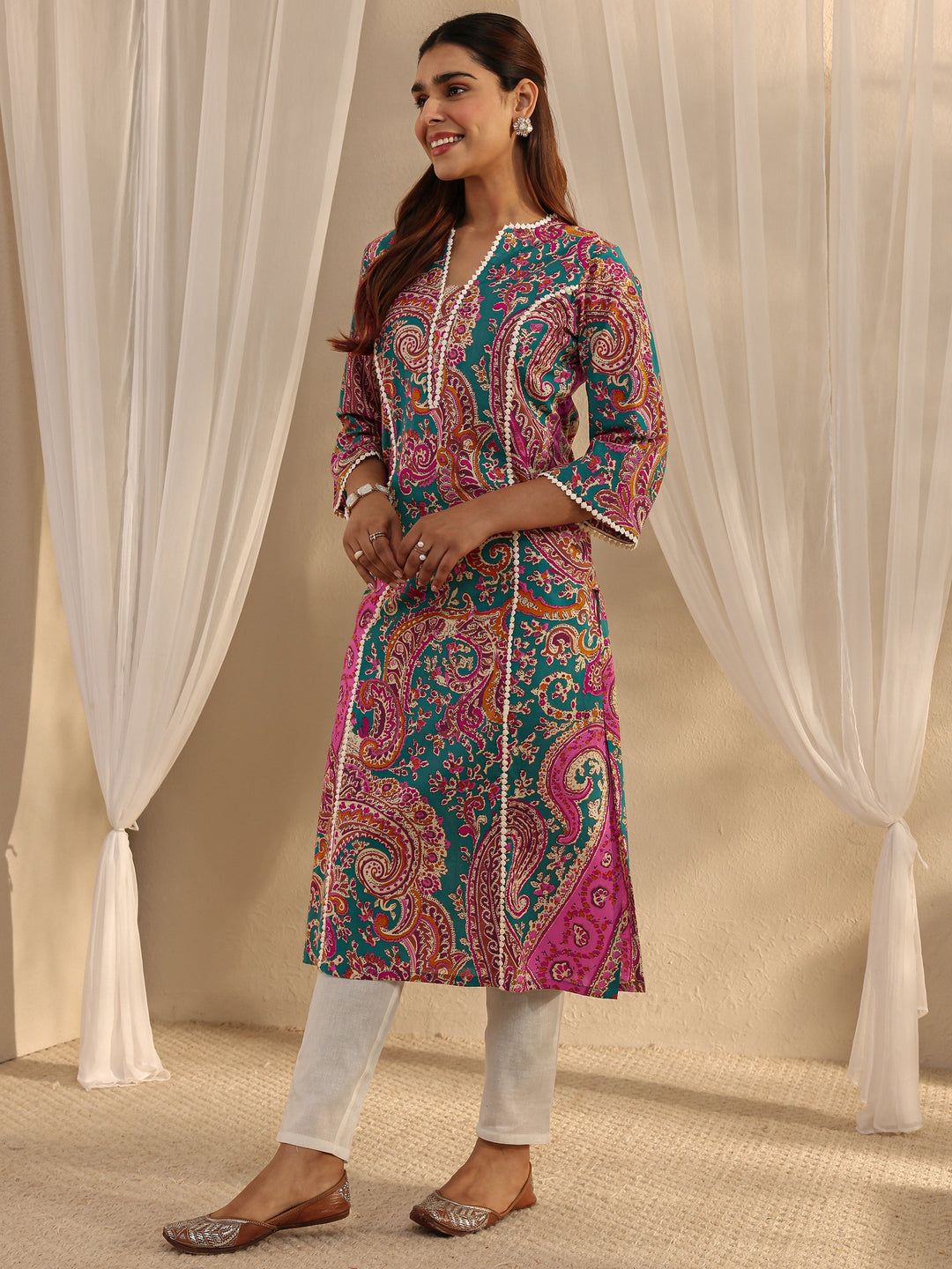Green Paisley Printed Cotton Straight Kurta