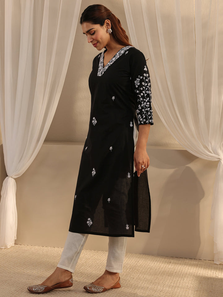 Black Floral Embroidered Cotton Straight Kurta
