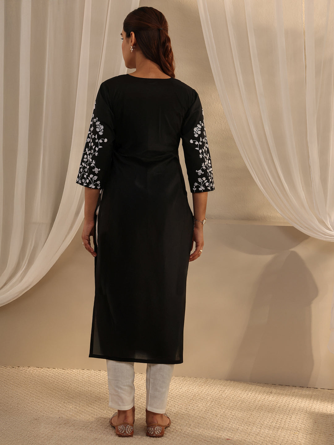 Black Floral Embroidered Cotton Straight Kurta