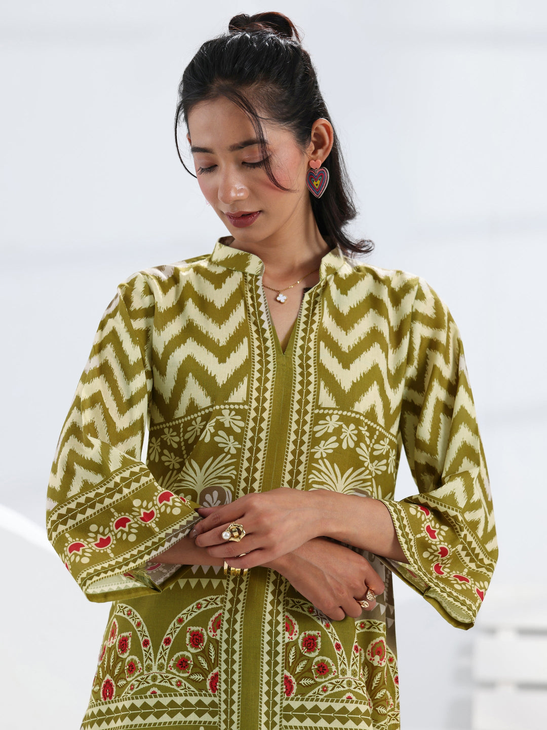 Green Ethnic Printed Cotton Blend Straight Short Kurti