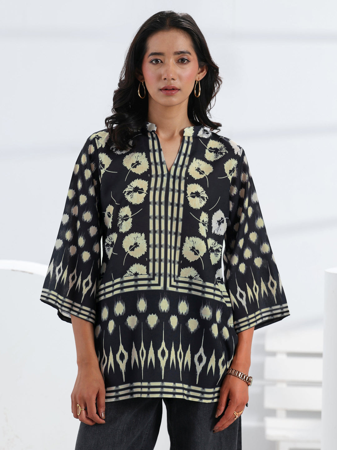 Black Abstarct Printed Cotton Blend Straight Short Kurti