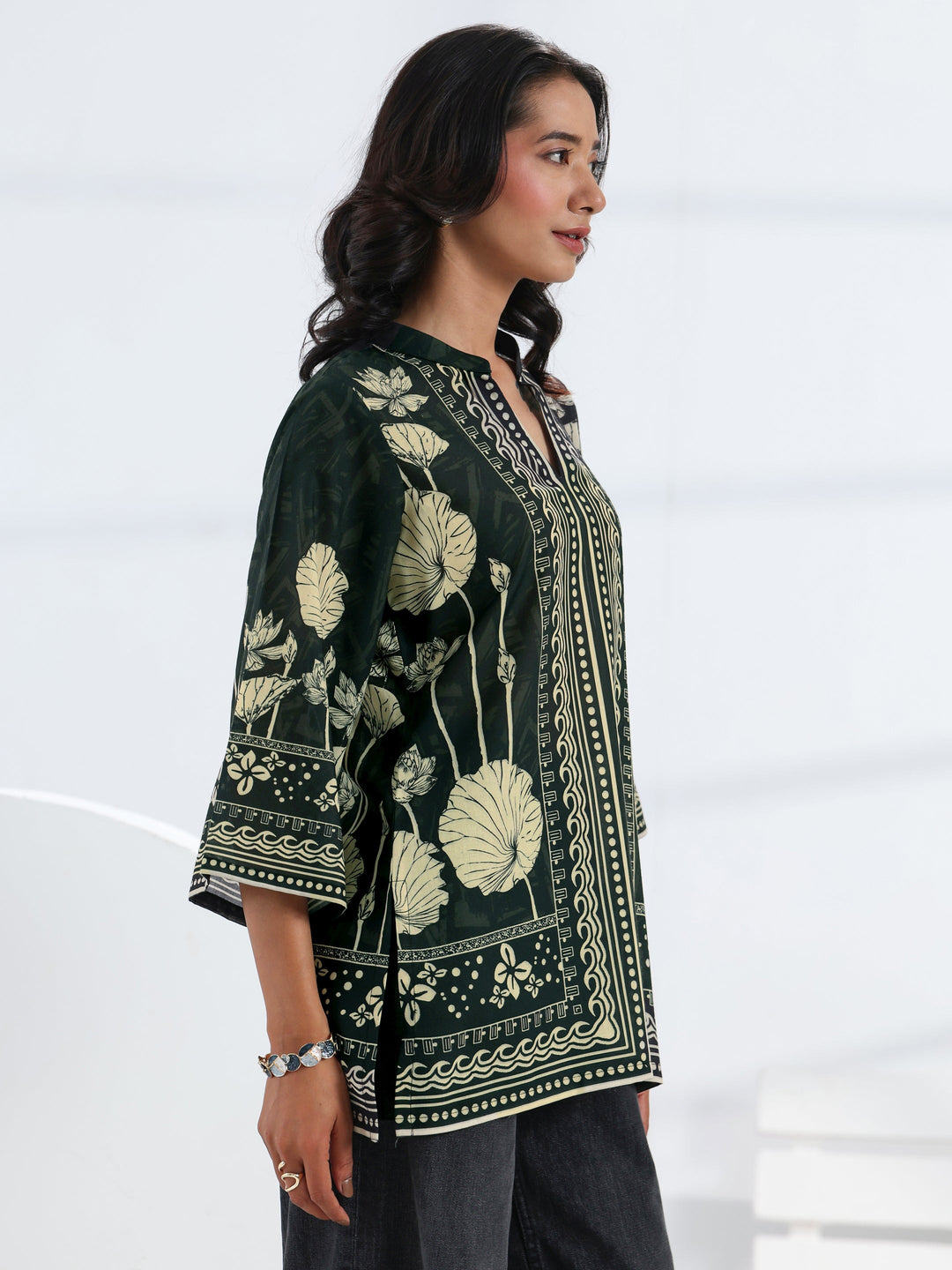 Black Floral Printed Cotton Blend Straight Short Kurti