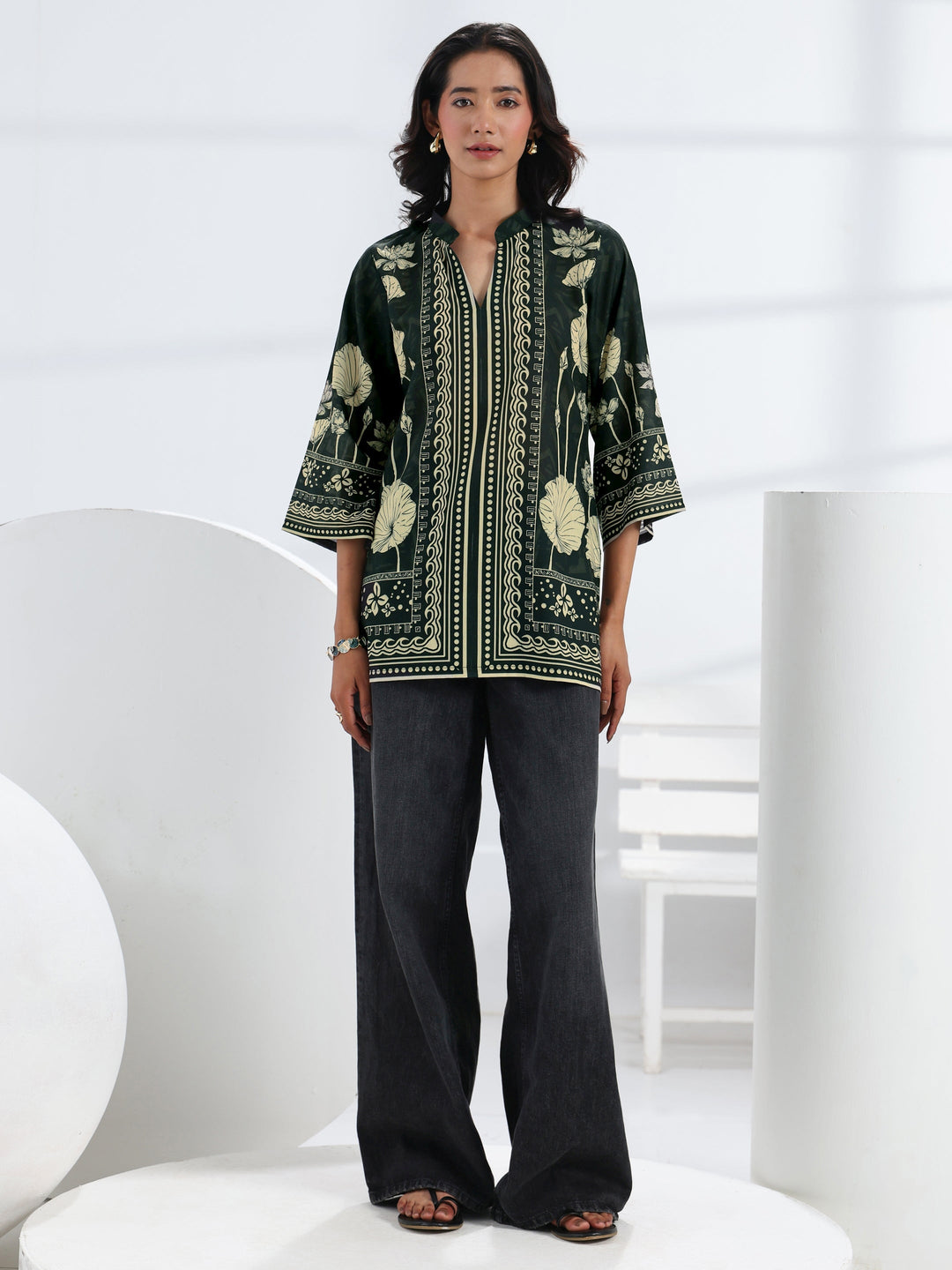 Black Floral Printed Cotton Blend Straight Short Kurti